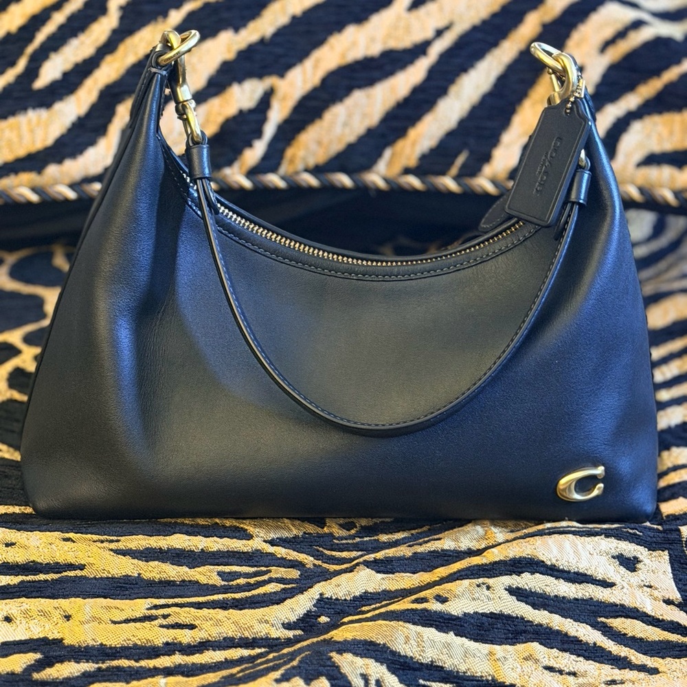 COACH Juliet leather shoulder bag in GREAT CONDITION.